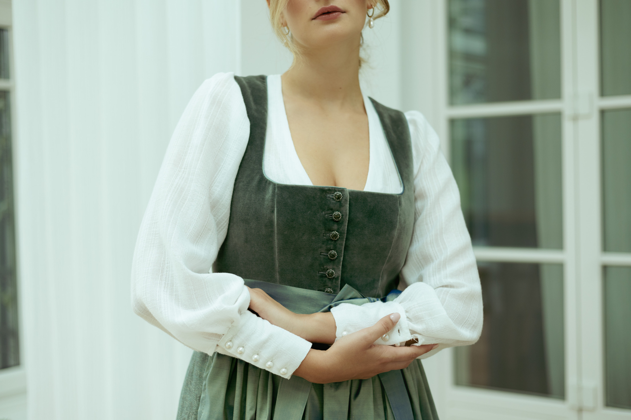 Dirndlbluse Anna